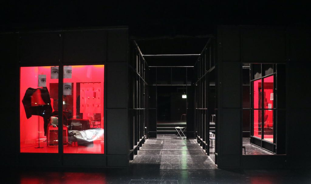 Lulu (Frank Wedekind) • Theater Aachen • Premiere 25.9.2021 • Bilder Wil van Iersel • Regie: Ludger Engels • Bühne: Volker Thiele • Kostüme: Raphael Jacobs • Klangkomposition: Tilman Kanitz