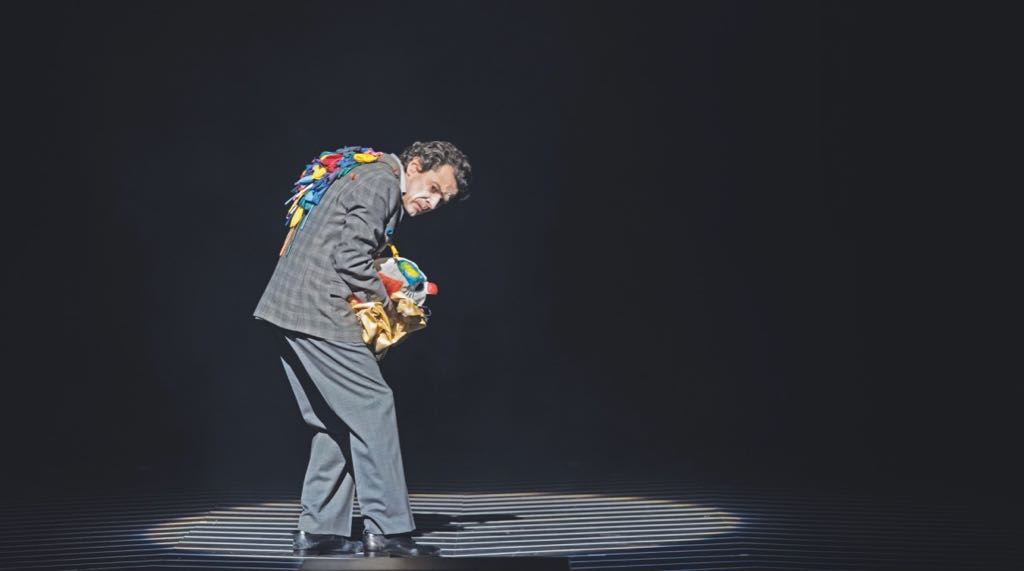 RIGOLETTO (Giuseppe Verdi) • Aalto Theater Essen • Premiere: 21.01.2017 • ML: Matteo Beltrami • R: Frank Hilbrich • B: Volker Thiele • K: Gabriele Rupprecht • Foto © Matthias Jung